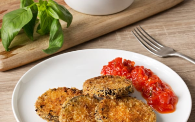 Berenjenas Crujientes Con Salsa De Tomate Y Albahaca